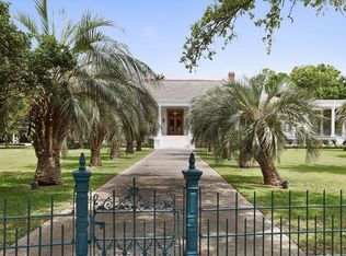 849 E Scenic Dr, Pass Christian, MS 39571