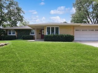 1801 Pearl Dr, West Des Moines, IA 50265