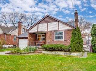 3831 N Broadlawn Cir, Cincinnati, OH 45236