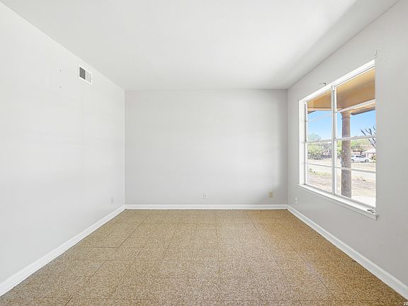 3rd image of 6286 Apple Valley