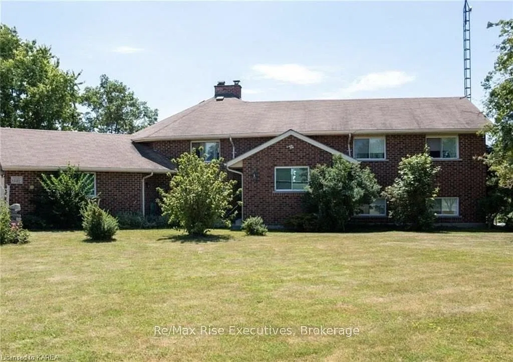 5 bed, $2,700 — Photo 2