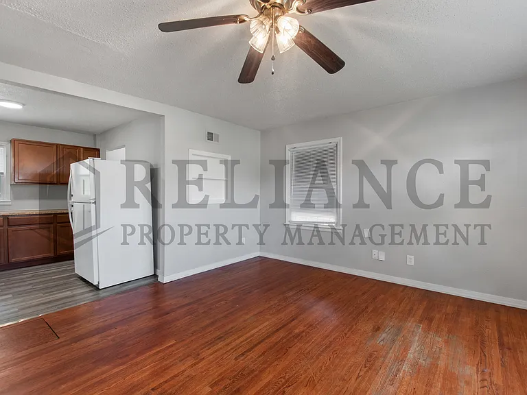 2219 N Prince St — Photo 6
