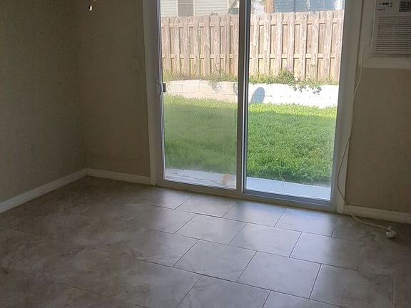 4th image of 4104 S Atlantic Ave #3