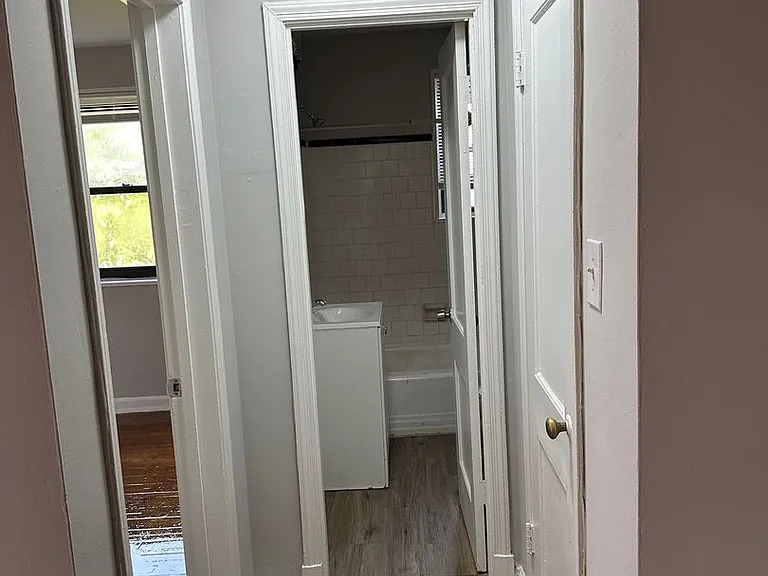 1000 Otis St NE — Photo 6