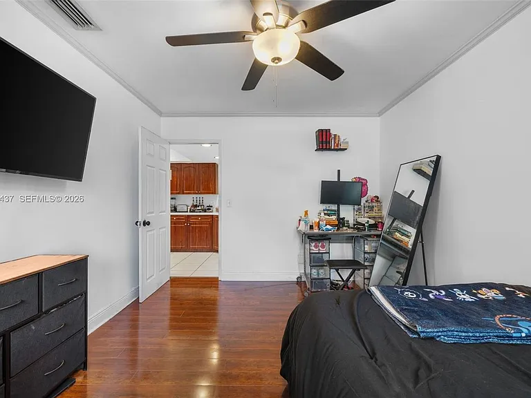 4306 Johnson St — Photo 12
