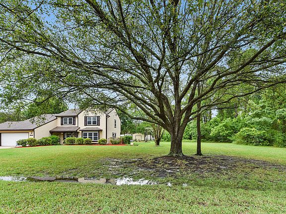4th image of 15255 Landmark Cir N