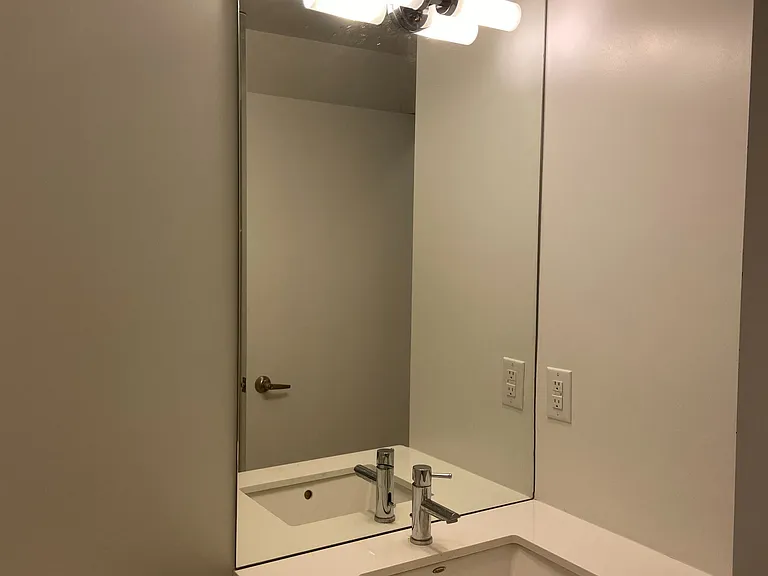 210 Simcoe St #802 — Photo 15