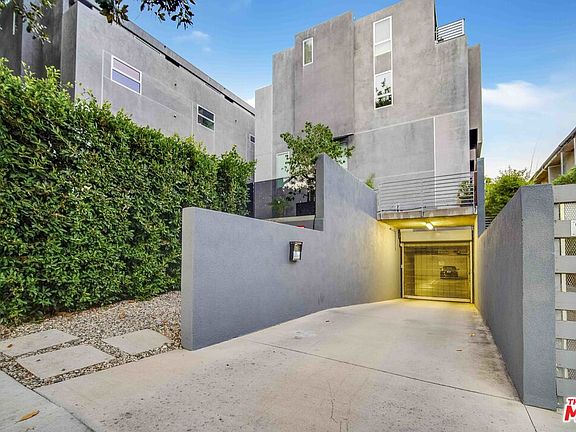 4th image of 1220 N Orange Grove Ave APT 12