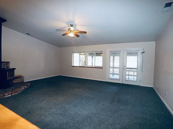 4th image of 464-050 Edgewood Cir