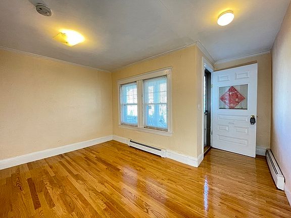 4th image of 247 Farrington St