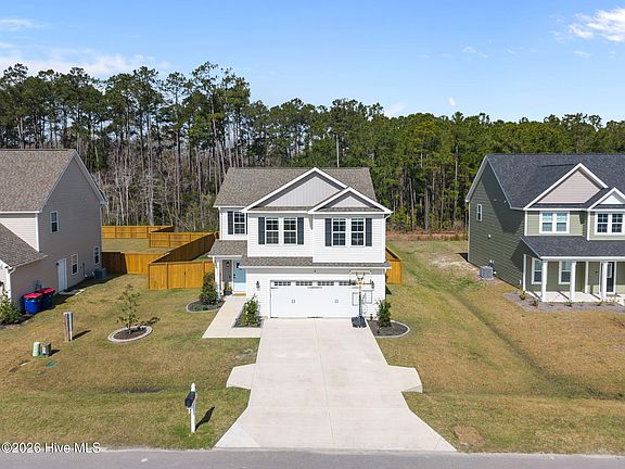 4th image of 823 Cooke Drive