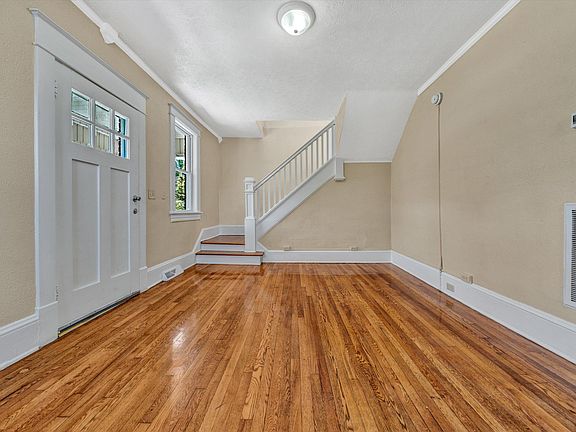 5th image of 1148 Murray Ave SE