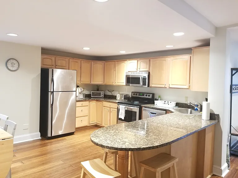 78 Thames St #2 — Photo 13