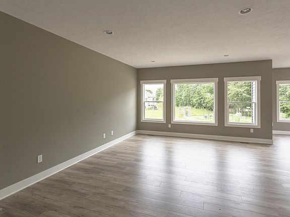 4th image of 3088 Oakmont Dr