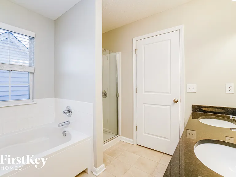 4015 Peregrine Pass Dr — Photo 11