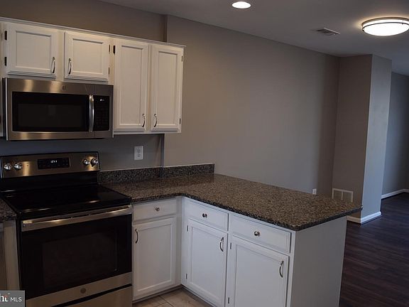 2nd image of 116 Hyde Park