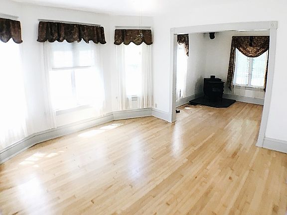 2nd image of 2766 S Logan Ave #2766