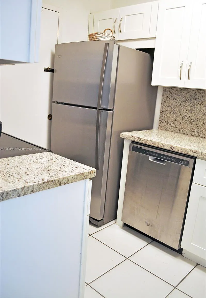 The Decoplage Condo — Photo 4