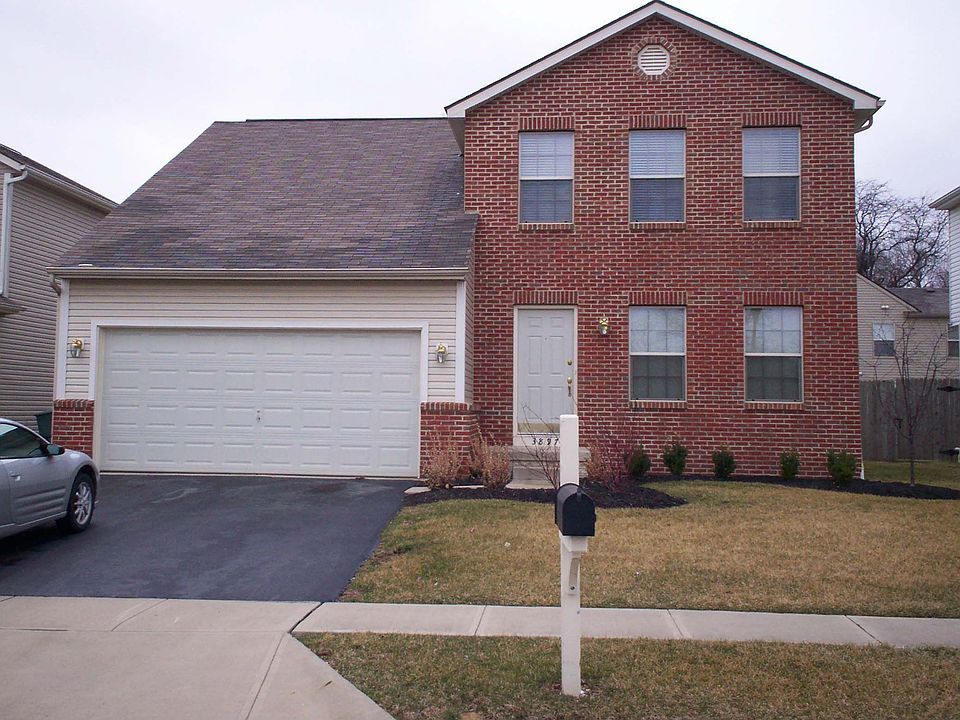 2 story brick / vinyl