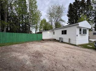 810 56th St #112, Edson, AB T7E 1L6
