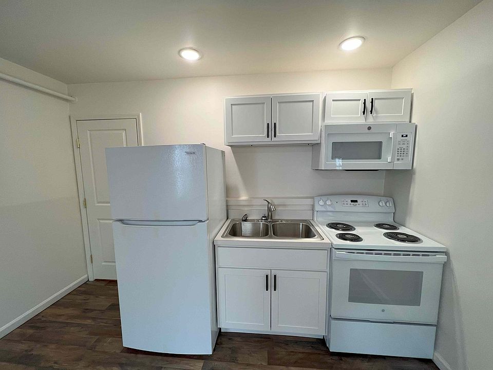 1st image of 509 Wyckoff Rd #13