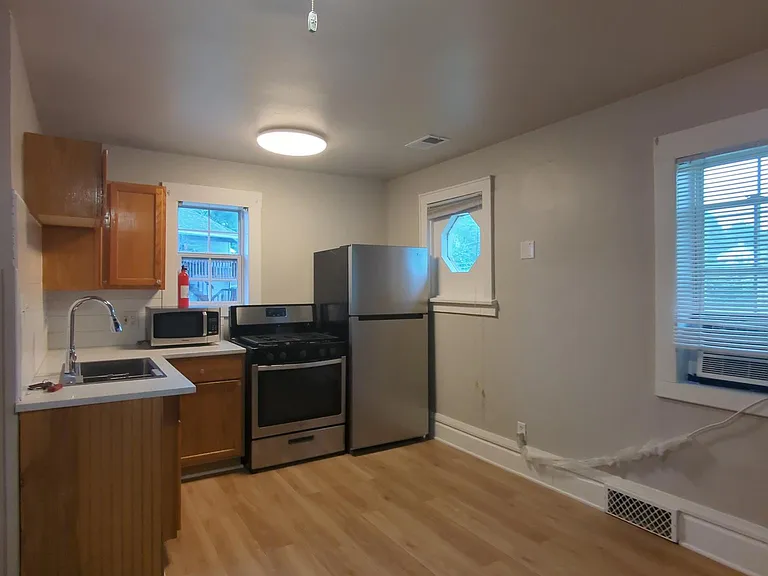401 Brown St #2 — Photo 1