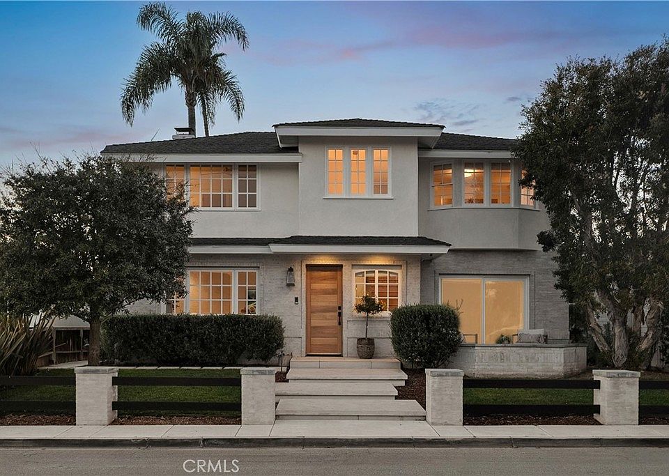 1st image of 425 Tustin Ave