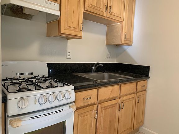 2nd image of 1403 N Alta Vista Blvd