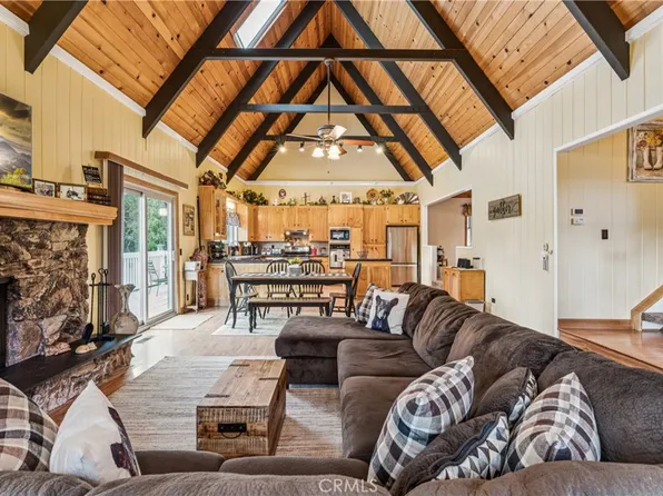200 Birchwood Dr, Lake Arrowhead, CA 92352