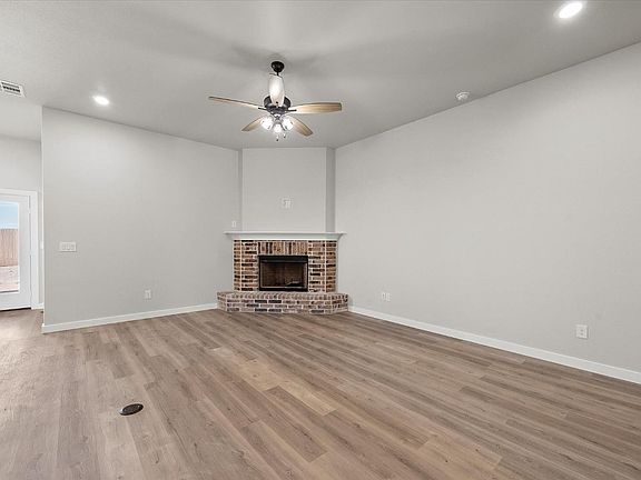 4th image of 2408 Abbeville Ave