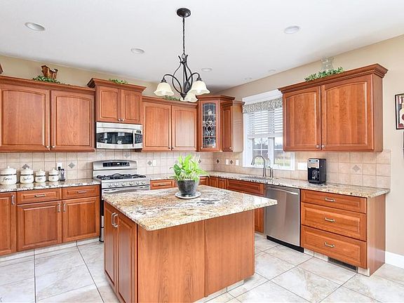3rd image of 143 Dornoch St