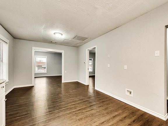 4th image of 1544 E Louisiana Ave