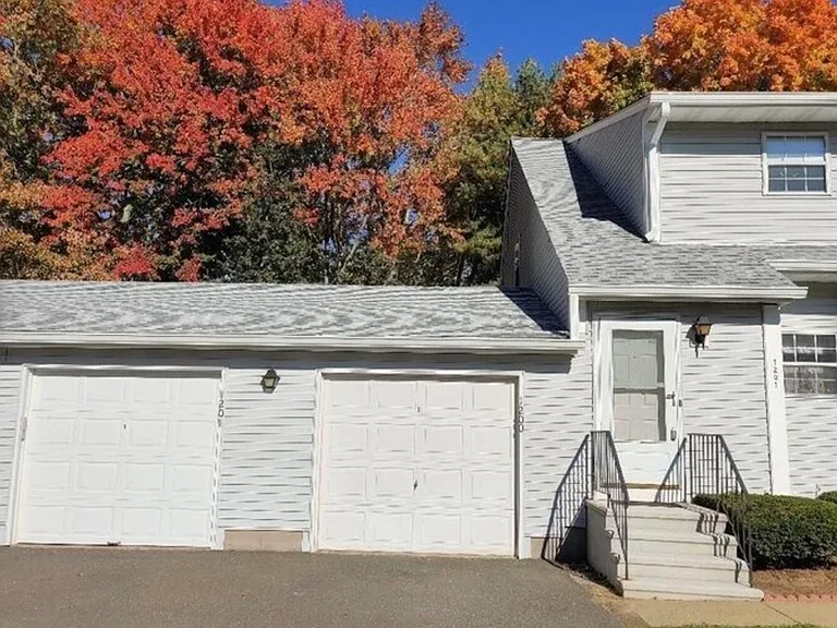 1201 Sunfield Dr — Photo 15