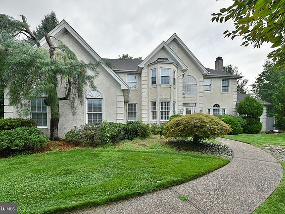 5th image of 47 Loretta Cir