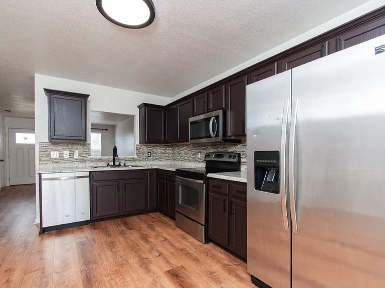 1213 Fox Creek Dr — Photo 5