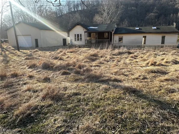 323 N Fork Rd, Weirton, WV 26062