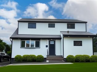 109 North Dr, Massapequa, NY 11758
