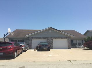 718 Meadow Ln UNITS A & B, Peculiar, MO 64078