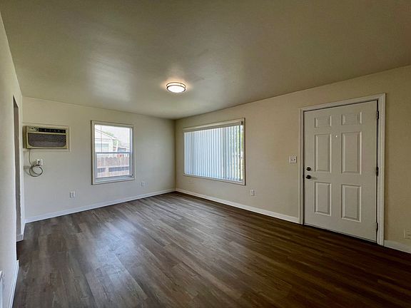 3rd image of 808 S 1st Ave