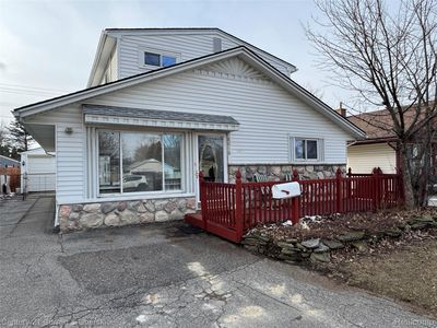 8018 Monroe Blvd, Taylor, MI, 48180