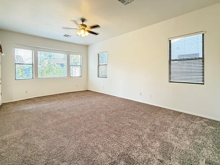 2120 E Flintlock Way — Photo 39