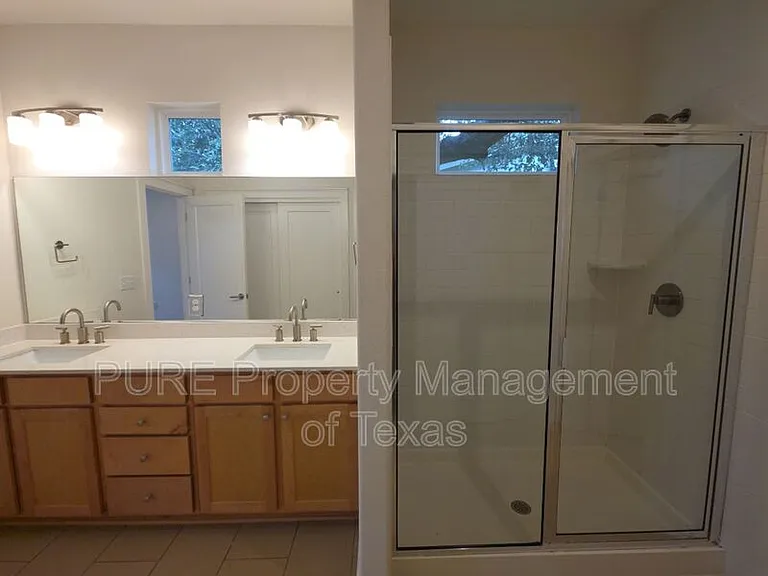 6800 Menchaca Rd #4 — Photo 10