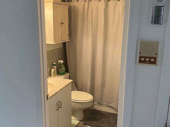 4th image of 31-54 38th St #2R