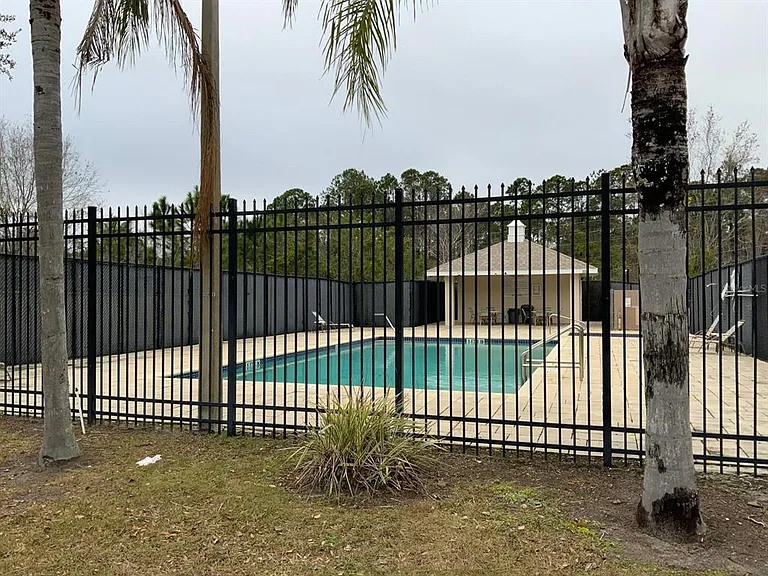 2327 Prime Cir #B — Photo 10
