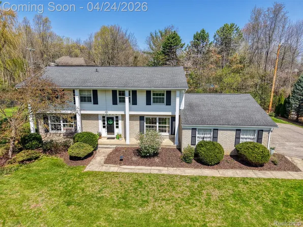 11989 Amherst Ct, Plymouth, MI 48170