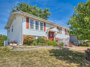 830 W Lakeside Plz, Hoffman Estates, IL 60169