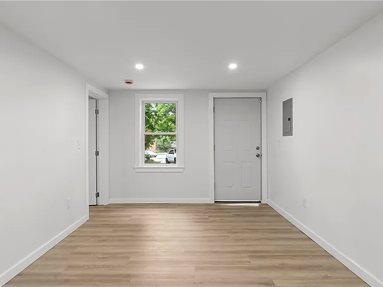 235 Main St — Photo 2