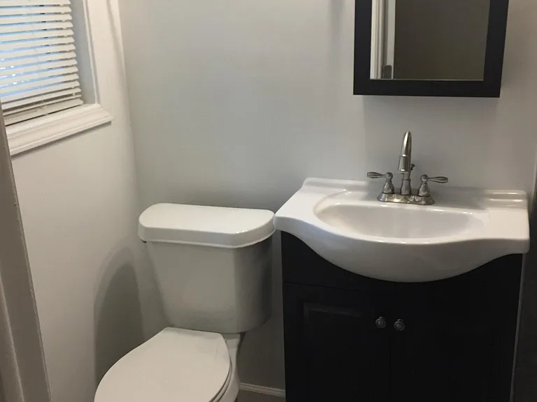 1443 Janmar Dr #MAIN UPSTAIRS — Photo 23