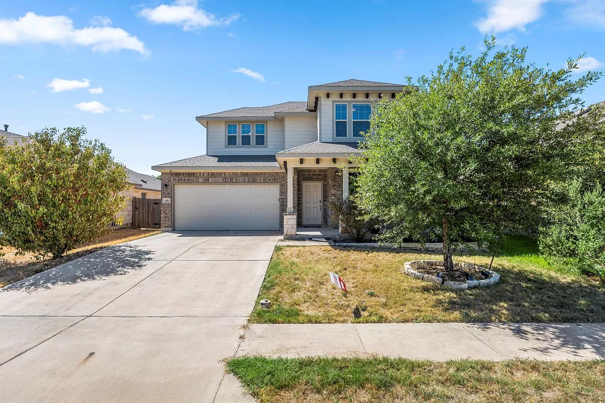 4 bed, 2.5 bath, 2839 sqft, $2,950 — Photo 1