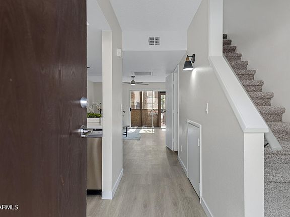 5th image of 1601 W SUNNYSIDE Drive #157